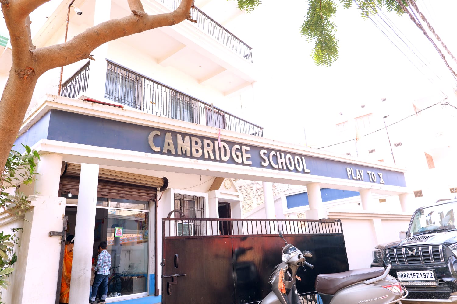 CAMBRIDGE SCHOOL